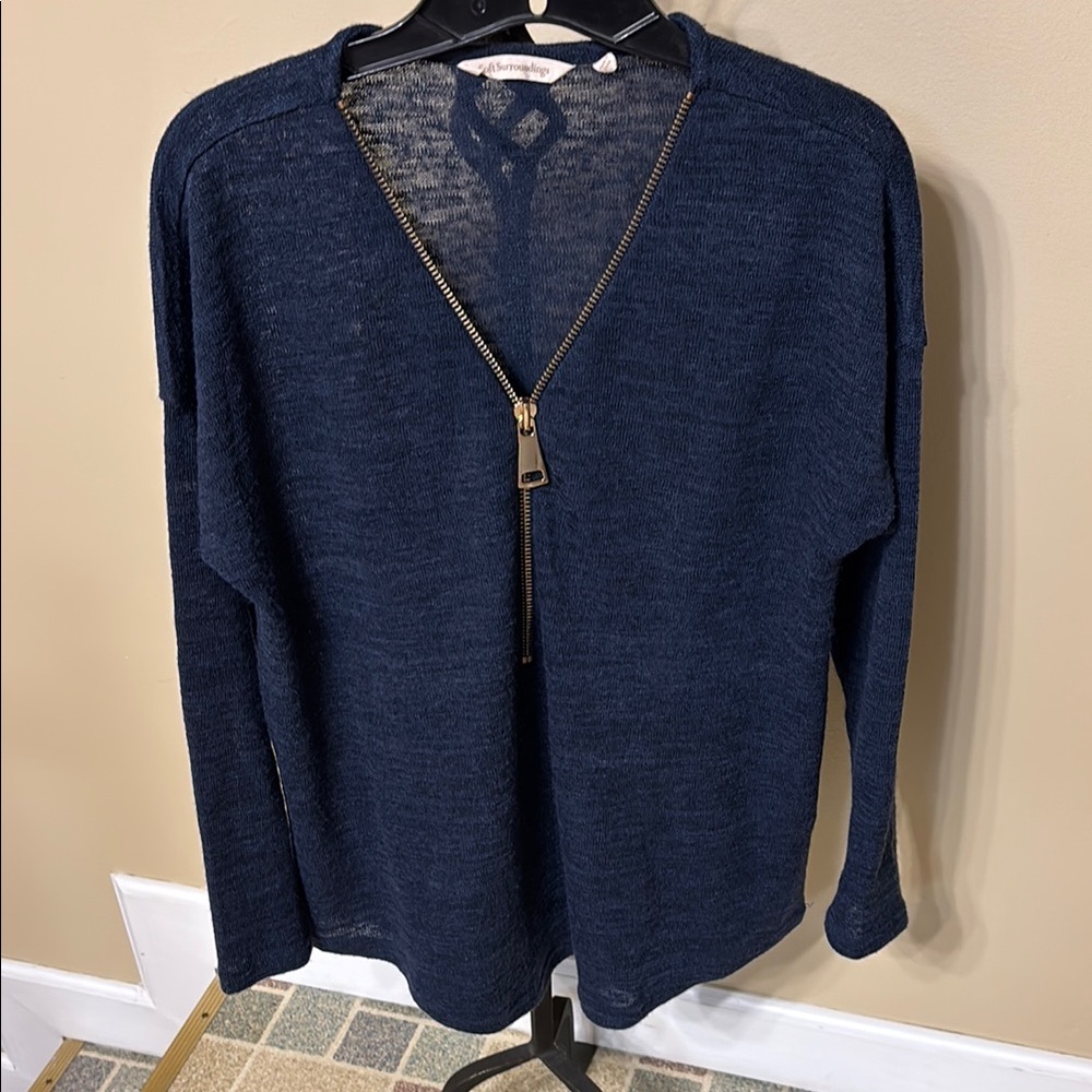 Soft surroundings size L, blue gray color button